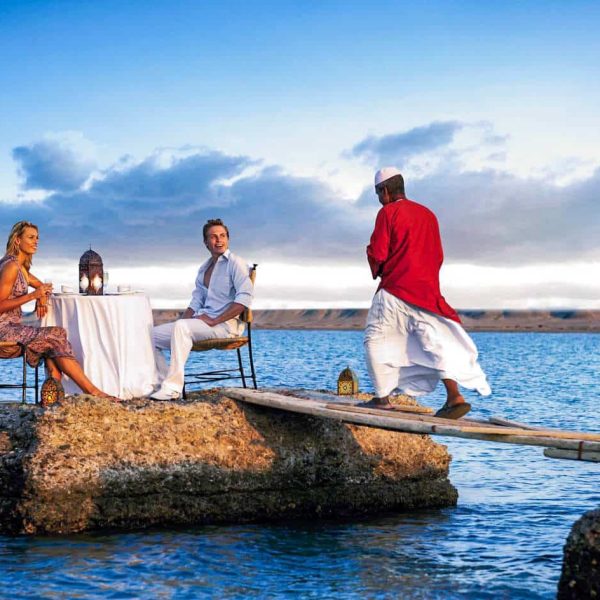 Una Maravillosa Imagen De Una Pareja Del Puerto Ghalib